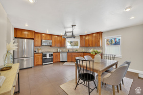 Photo 4 for 1199 E Lorraine Dr