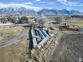 1412 S Geneva Rd MLS #2128402