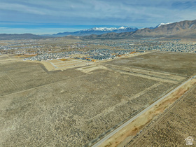 3000 N Sweetwater MLS #2138969