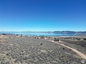 2711 S Valley Dr MLS #2139863