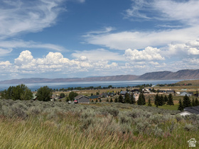 2910 S Country Club Way MLS #2139867