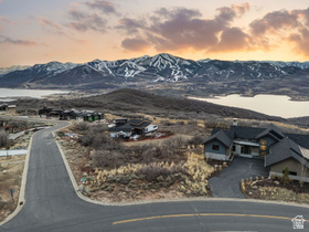 1106 E Lasso Trl MLS #2142354