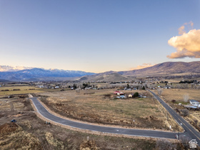 933 E High Meadow Cir MLS #2143194