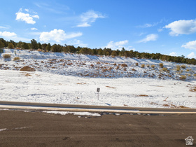 3211 W Moon Crest Dr MLS #2154070