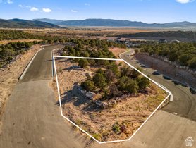 3106 W Sunrise Cir MLS #2154142