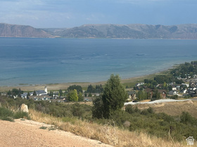 1141 N Trapper Loop MLS #2173429