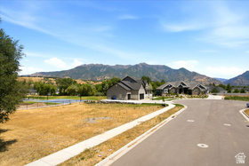 532 E Iris Ln MLS #2174598