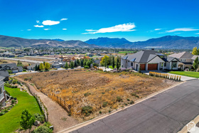 3150 E Hunters Ridge Way MLS #2176425