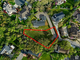 2421 E Oakcrest Ln MLS #2180584