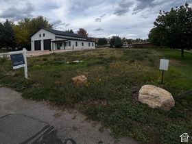 381 W Raspberry Patch Rd MLS #2181846