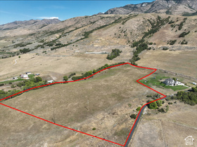 2223 E Maple Leaf Dr MLS #2183623