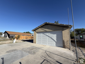 3828 W Country Squire Dr MLS #2184149
