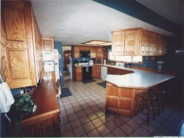 11710 Cassowary Dr, Sandy, UT 84092 — photo 4