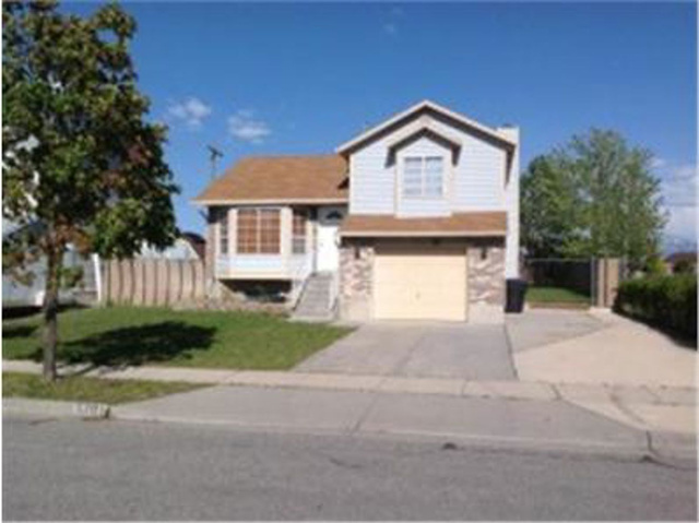 5701 S Esprit Dr W, Kearns, UT 84118