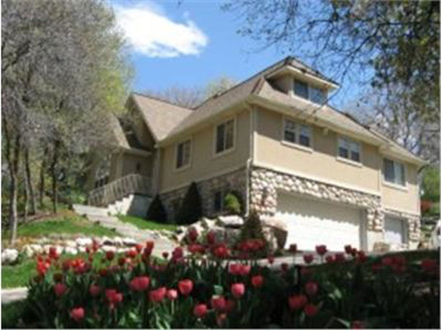 5796 S Oakwood Dr E, South Ogden, UT 84405