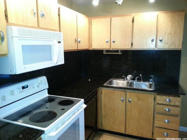 435 E 5600 S #B, Murray, UT 84107 — photo 6