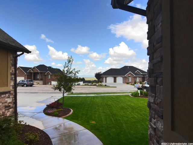 1525 S Canyon View Dr E, Perry, UT 84302 — photo 3