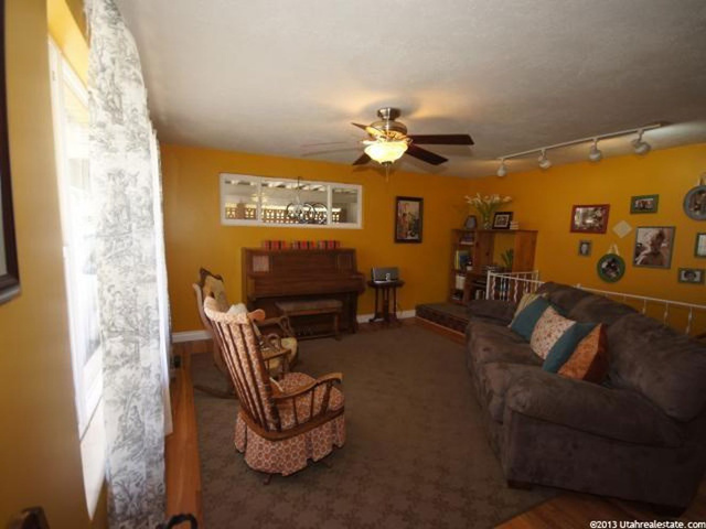 668 E Crestwood Cir, Bountiful, UT 84010 — photo 2