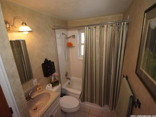 668 E Crestwood Cir, Bountiful, UT 84010 — photo 8