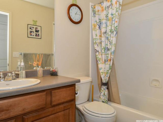 925 E James Cir, Clearfield, UT 84015 — photo 12