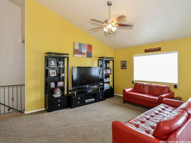 925 E James Cir, Clearfield, UT 84015 — photo 3