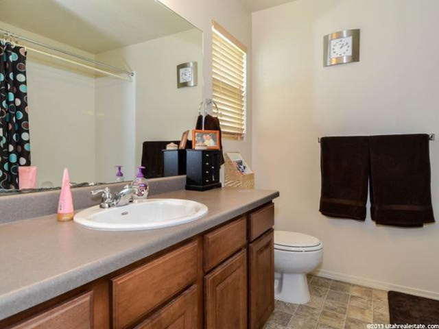 925 E James Cir, Clearfield, UT 84015 — photo 9
