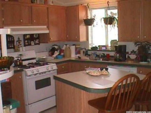 111 N Center St, Eureka, UT 84628 — photo 3