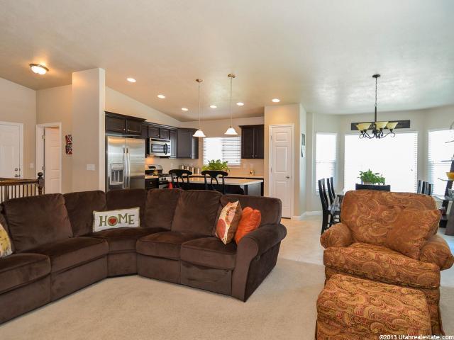 928 E Sam Cir, Clearfield, UT 84015 — photo 5