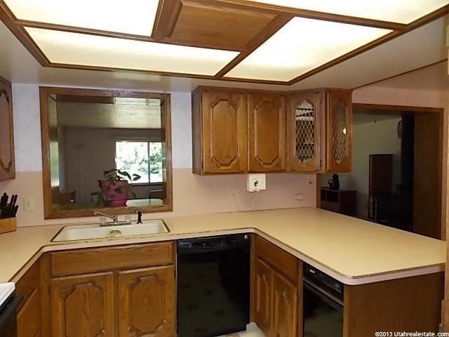 323 W 1985 N, Sunset, UT 84015 — photo 9