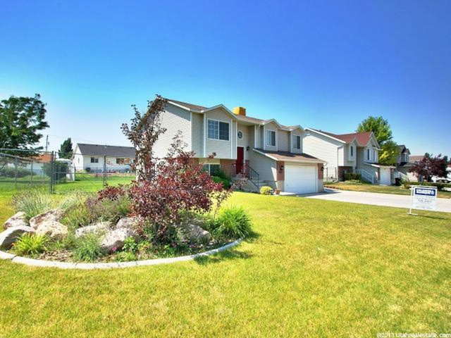 833 W 1350 N, Clinton, UT 84015 — photo 2