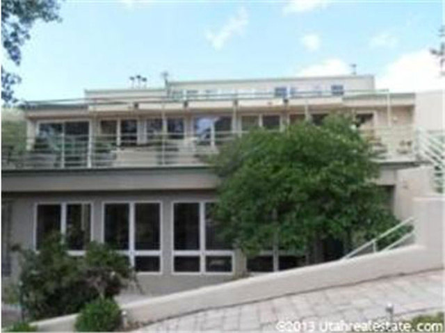 135 N Young Oak Rd S, Salt Lake City, UT 84108
