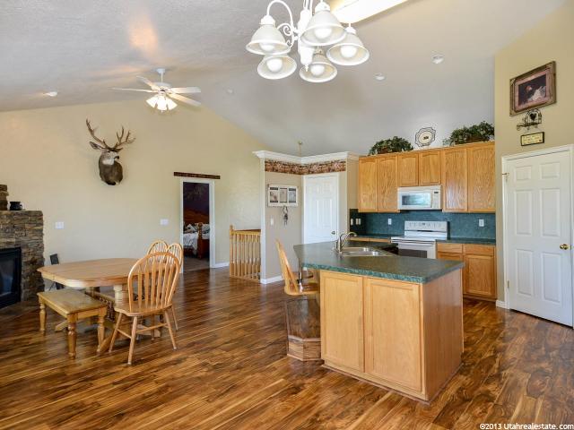 1806 W 2300 N, Clinton, UT 84015 — photo 6