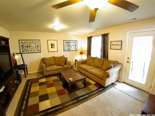1694 N 2225 W, Clinton, UT 84015 — photo 4