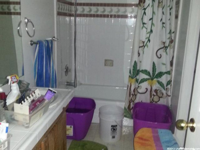 1677 N 200 W, Bountiful, UT 84010 — photo 5