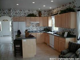 4602 S Hathaway Dr, Roy, UT 84067 — photo 2