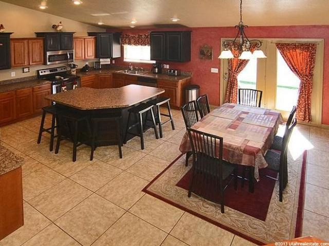 787 W 25 N, Clearfield, UT 84015 — photo 9