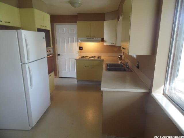 396 Marilyn Dr, Clearfield, UT 84015 — photo 3
