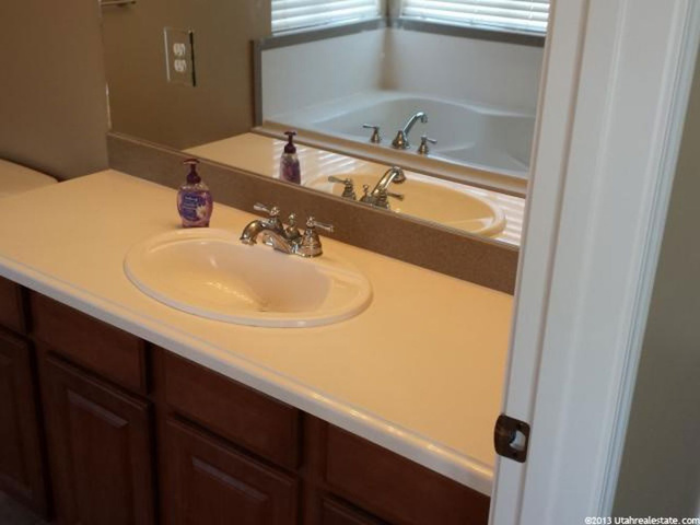 1372 N 2340 W, Clinton, UT 84015 — photo 8