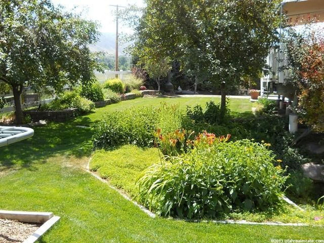590 S 800 E, River Heights, UT 84321 — photo 2