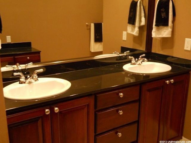 590 S 800 E, River Heights, UT 84321 — photo 10