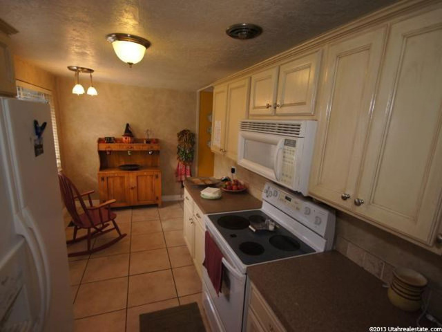 668 E Crestwood Cir, Bountiful, UT 84010 — photo 4