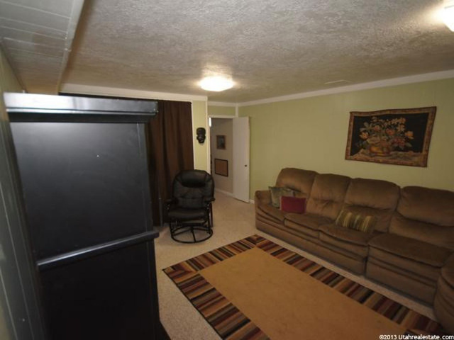668 E Crestwood Cir, Bountiful, UT 84010 — photo 5