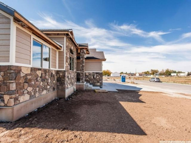897 W 200 N, Clinton, UT 84015 — photo 2