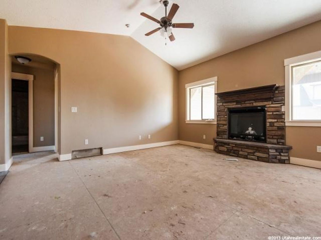 897 W 200 N, Clinton, UT 84015 — photo 4