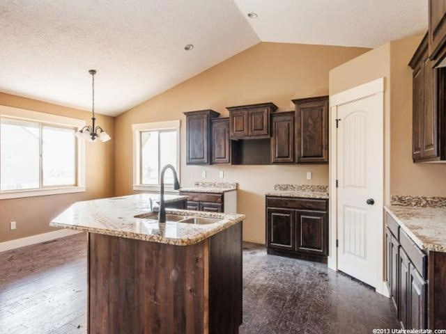 897 W 200 N, Clinton, UT 84015 — photo 8