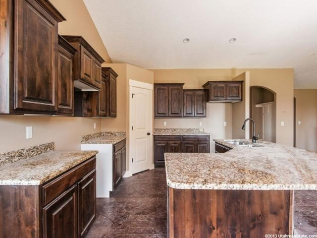 897 W 200 N, Clinton, UT 84015 — photo 9