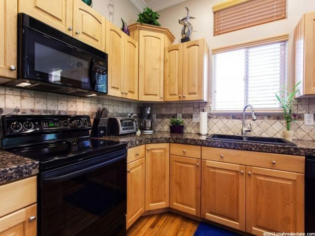 2475 E 1900 N, Layton, UT 84040 — photo 9