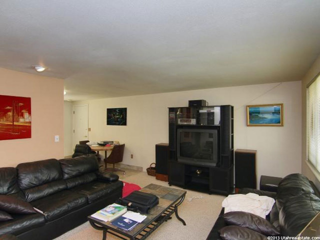 8553 S Johnsonway Dr E, Sandy, UT 84094 — photo 11