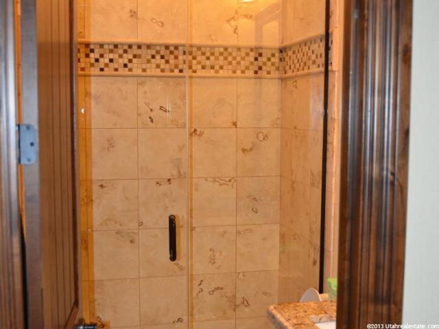 1823 S Bountiful Blvd E, Bountiful, UT 84010 — photo 3
