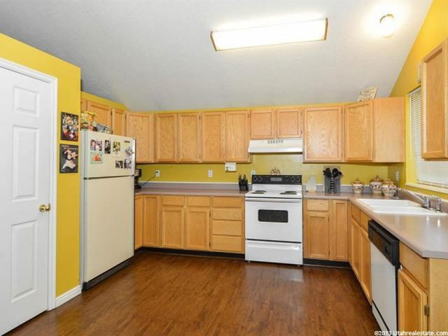 19 W 1900 S, Clearfield, UT 84015 — photo 8